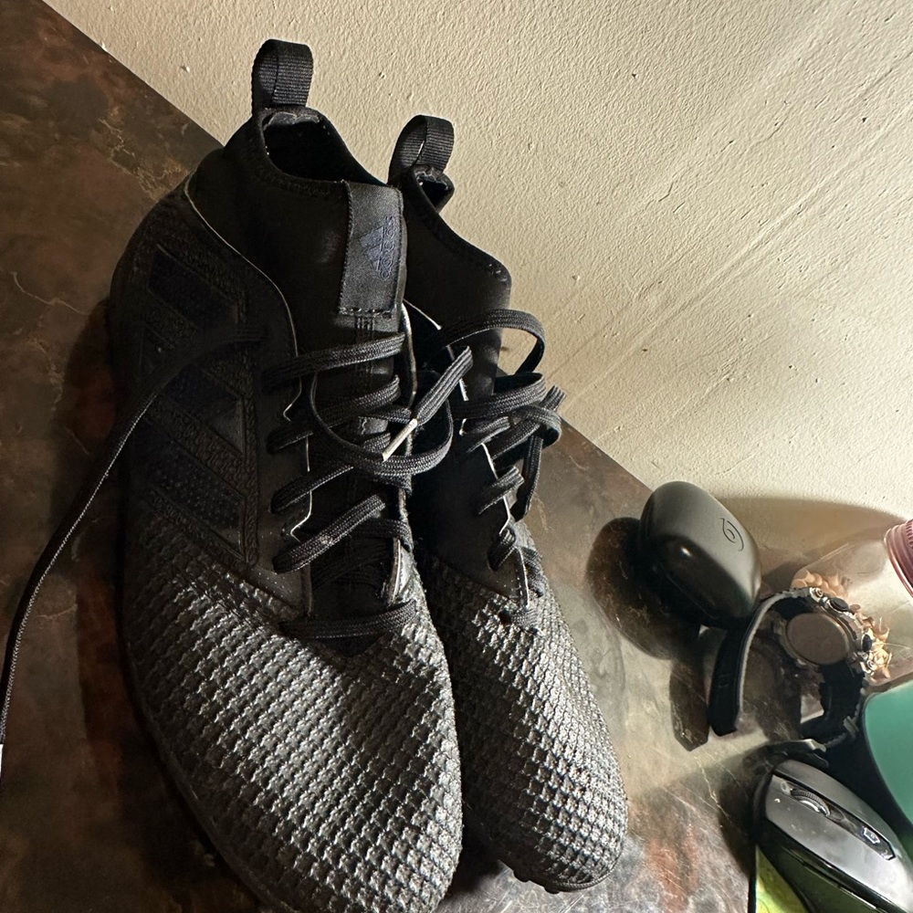 Adidas predator soccer shoes